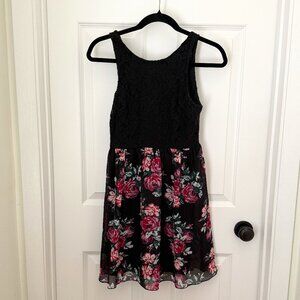 Junior Speechless Lacy Floral A-Line Fit and Flare Dress in Black and Red Size 5